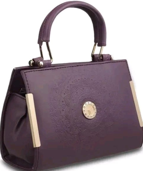 Voguish Alluring Women Slingbags
